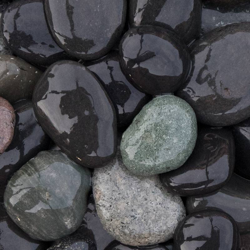Beach pebbles zwart