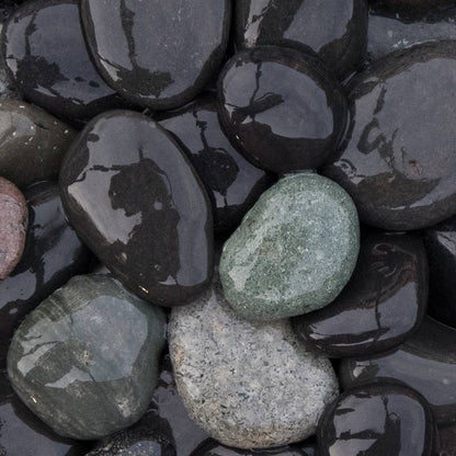 Beach pebbles zwart
