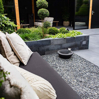 Beach pebbles zwart